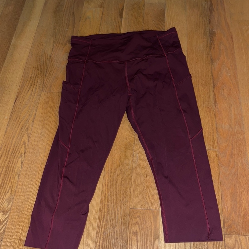 LuluLemon Cropped Maroon Leggings